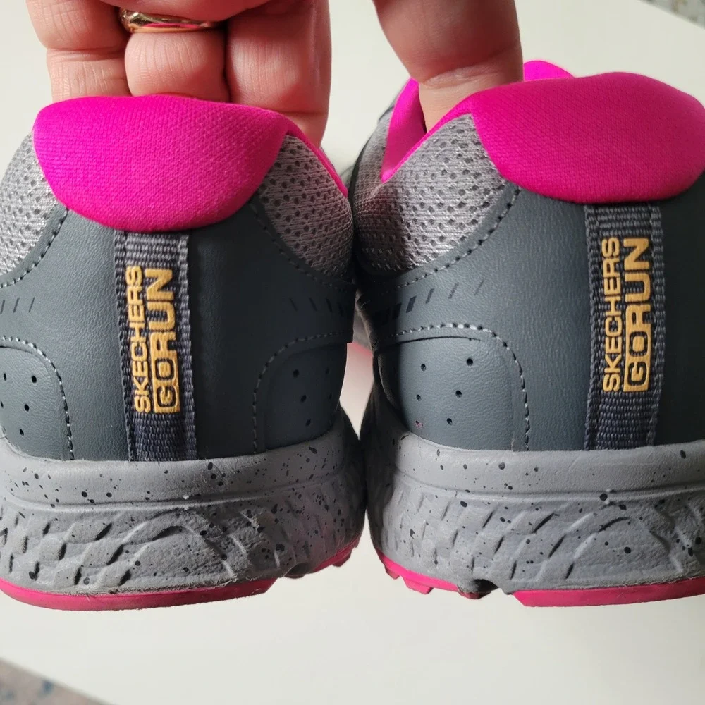 Skechers GOrun Womens 11 Grey Pink Running Shoes Air Cooled Goga Mat Athletic